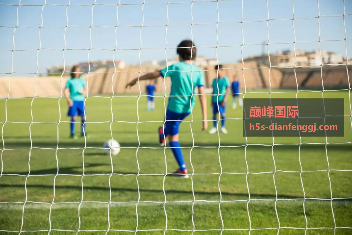 巅峰国际巅峰财经：美联储议息会议维持利率